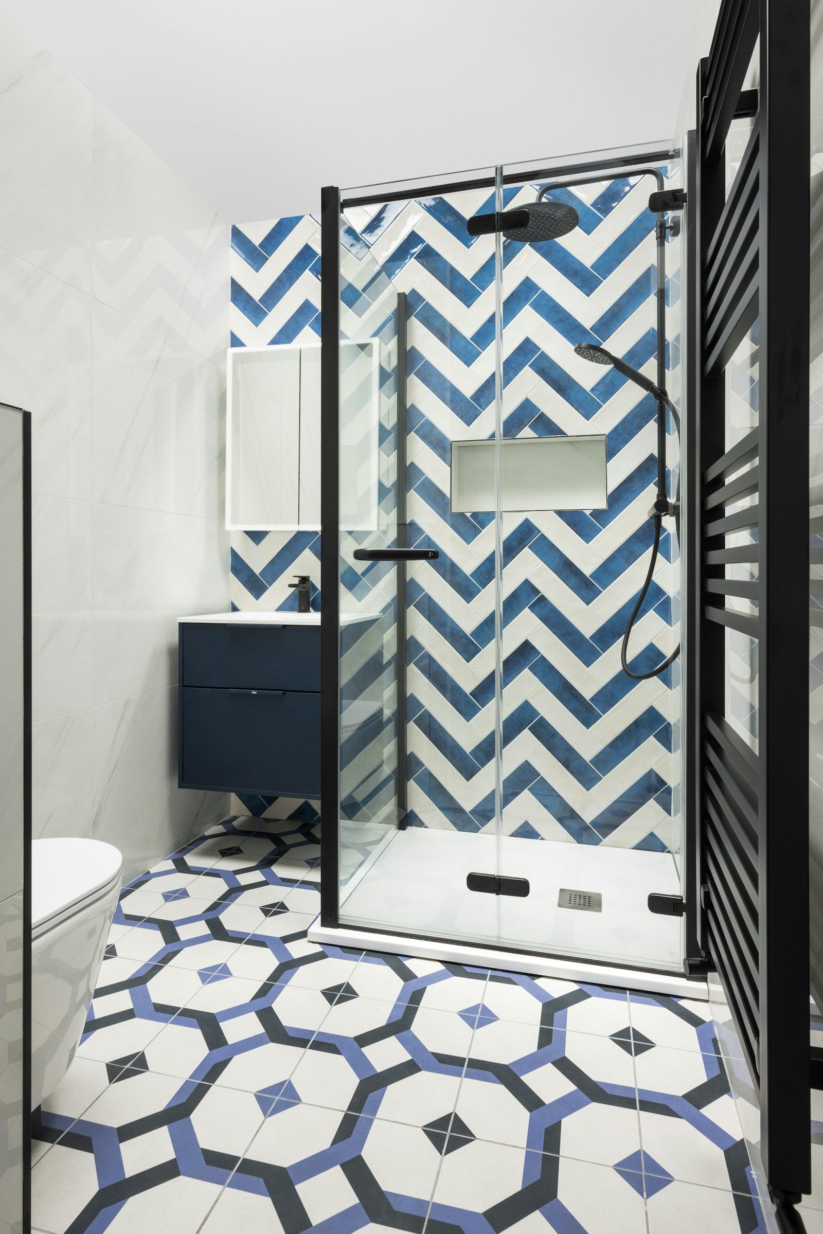 Bathroom renovation Moe - bathroom tiling
