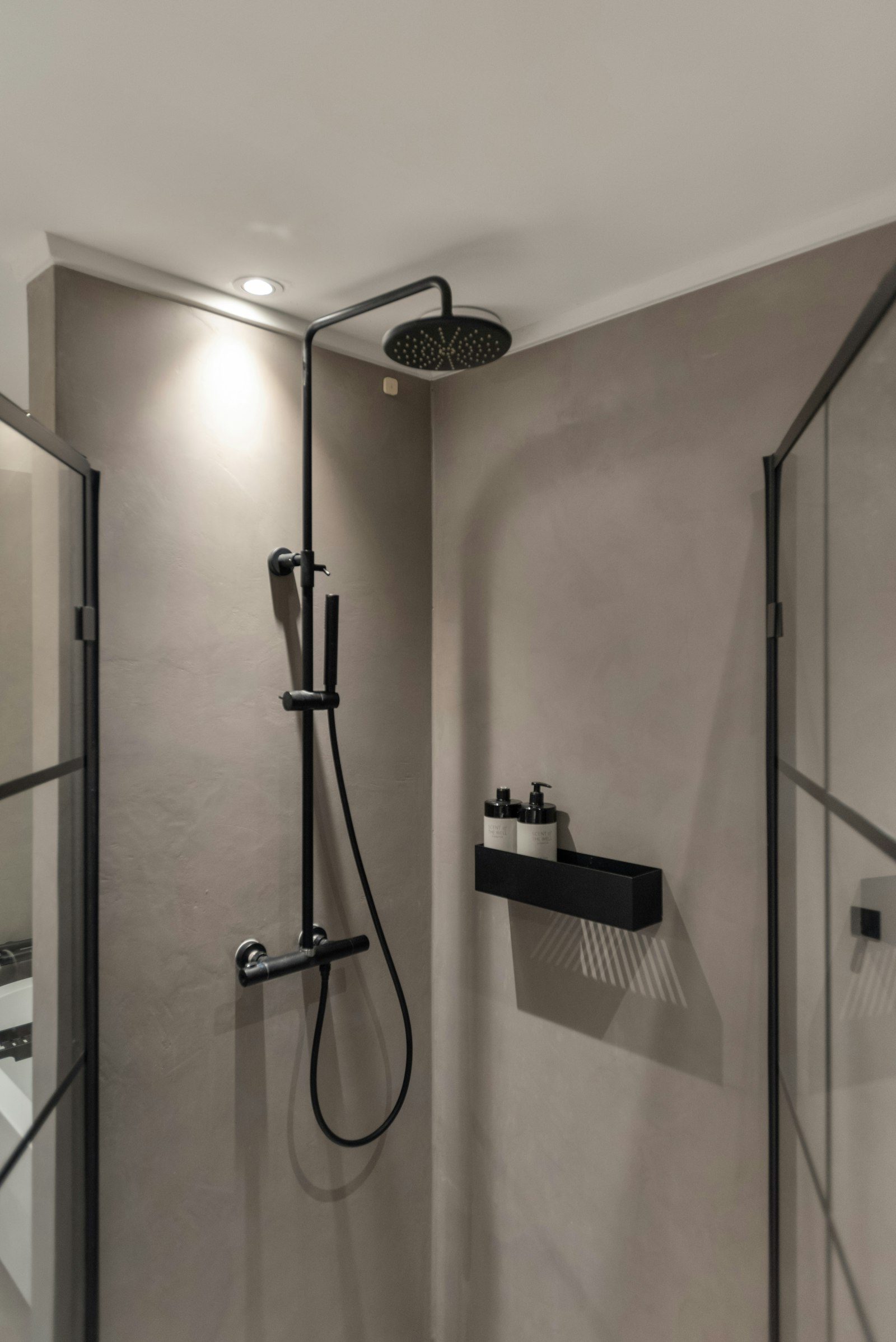 Bathroom renovation Moe - shower conversions